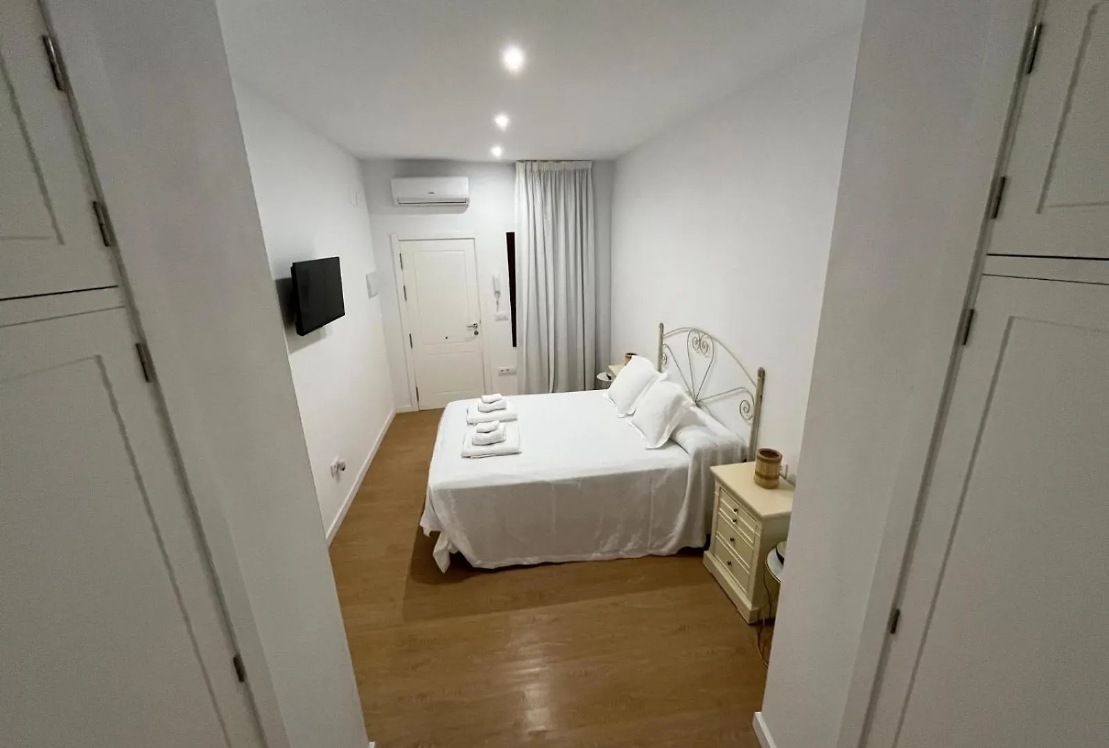 Hotel Casa Lucero Carmona  Pensión